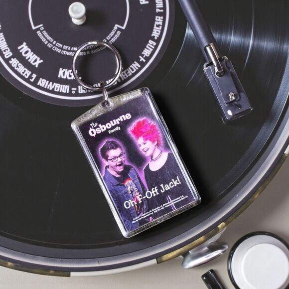 Ozzy Osbourne Family 2002 MTV Keychain Reality TV Promo Collectible Hot Topic - Picture 1 of 5